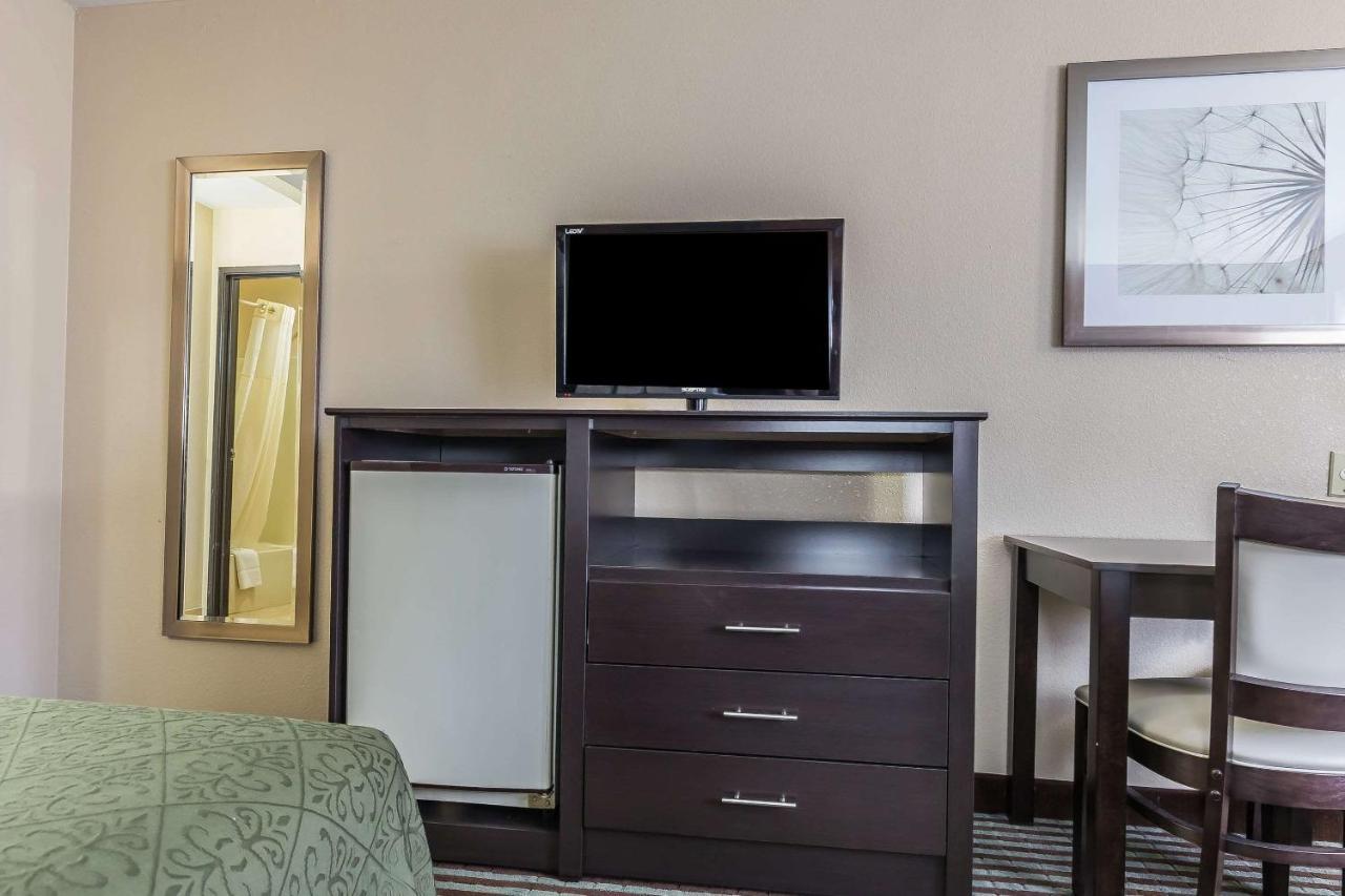 Quality Inn Mount Vernon, Il Exteriör bild